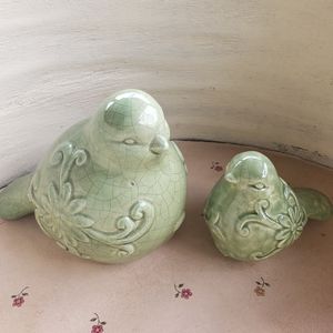 Set of 2 grean crackle & floral designed birds
